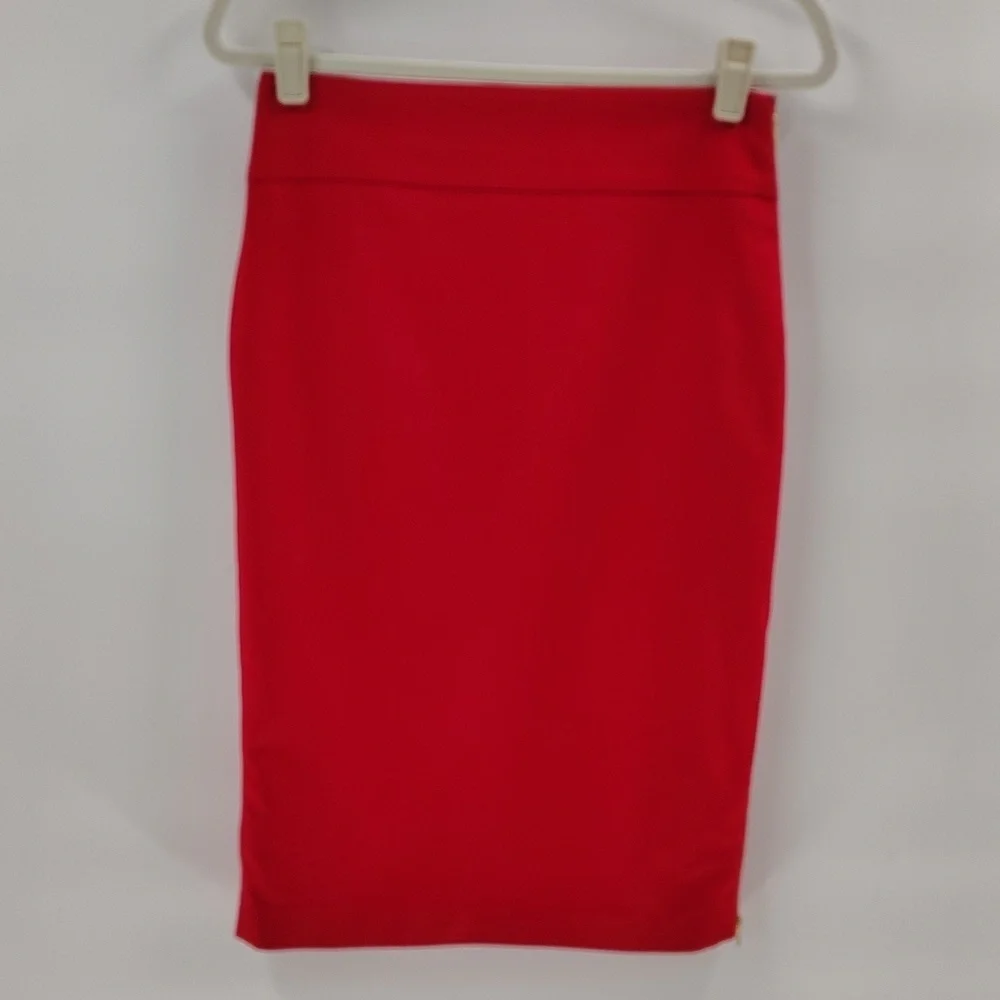 Express Classic Pencil Skirt Red Size 6 Adjustable Gold Zip Side
